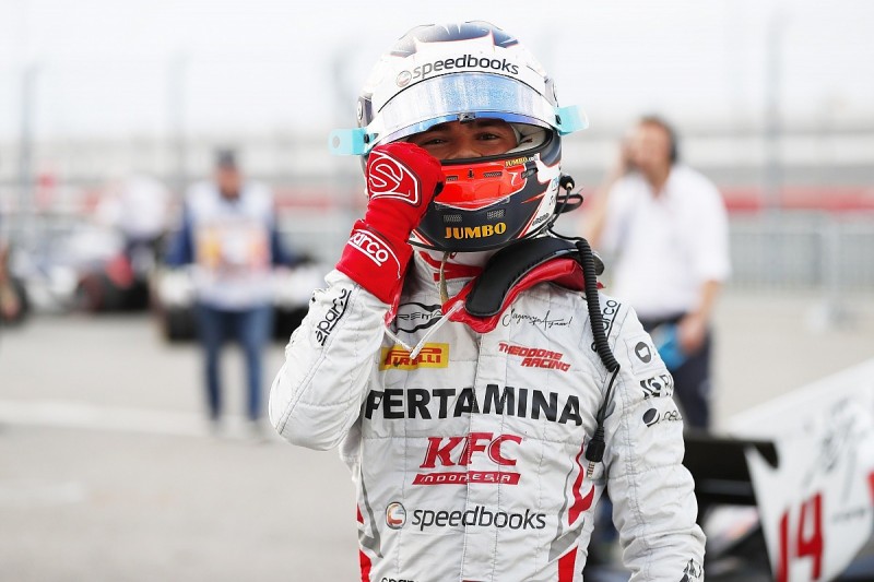 Sochi F2: McLaren junior de Vries beats Norris and Russell to pole
