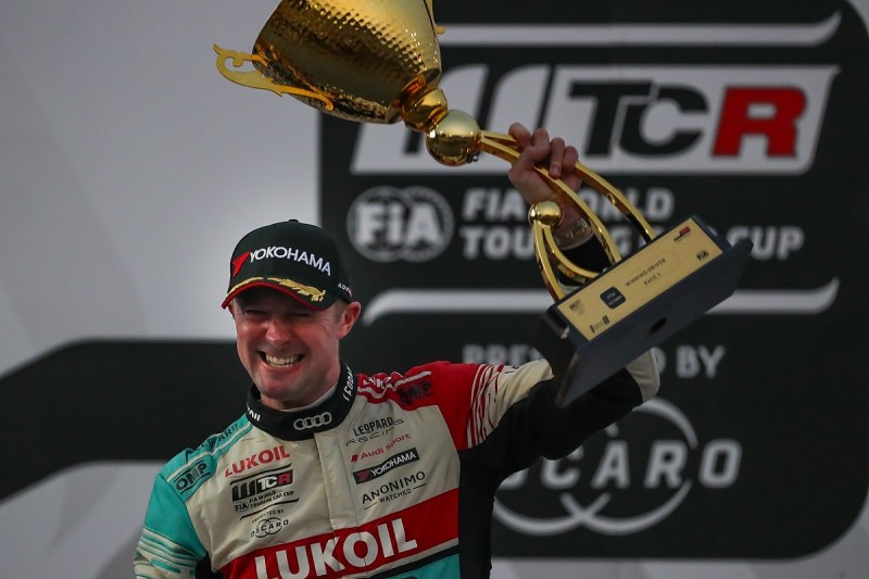 Wuhan WTCR: BTCC convert Gordon Shedden takes first win in Wuhan