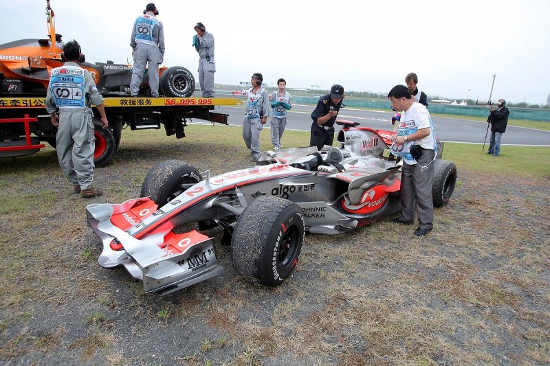 McLaren's 2007 Formula 1 title meltdown plays on Mercedes' mind