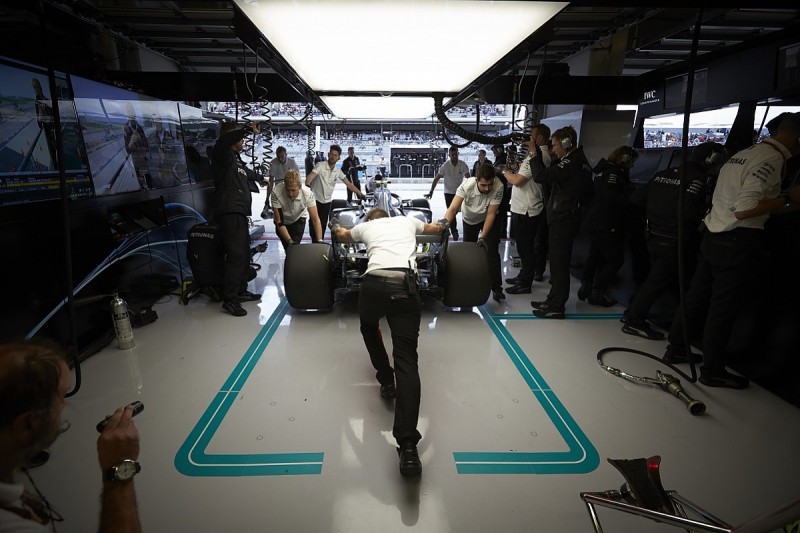 Mercedes changes water pumps on both F1 cars before US Grand Prix