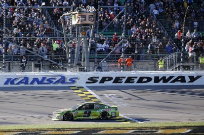 NASCAR Kansas: Elliott claims win from Kyle Busch, Round of 8 sealed