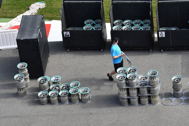 Why Mercedes' wheel rims have become F1's latest tech controversy