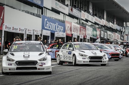 WTCR Suzuka: Six drivers penalised for slow driving in qualifying
