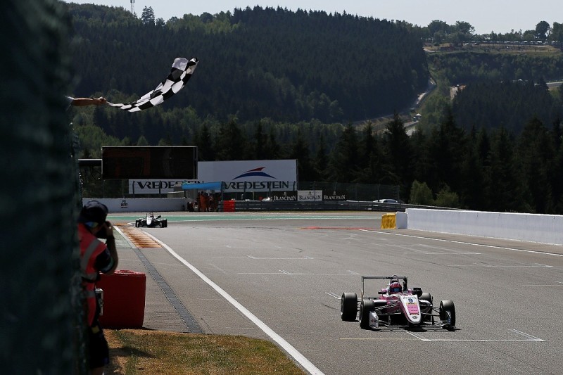 F3 Spa: Force India junior Daruvala wins incident-filled first race