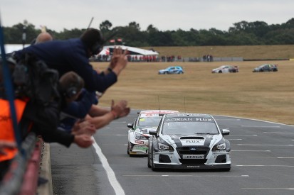 BTCC Snetterton: Ash Sutton soaks up pressure for victory