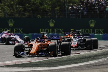 Fernando Alonso backtracks on Romain Grosjean radio criticism