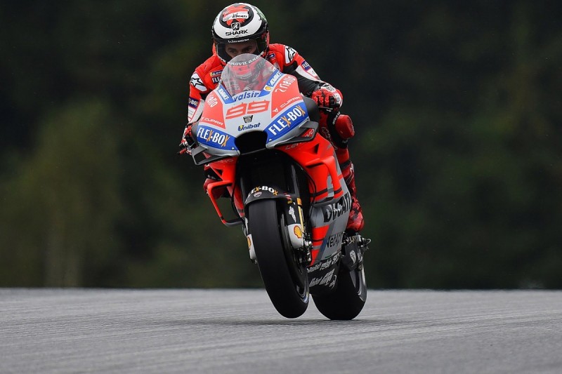 Front tyre 'misunderstanding' cost Lorenzo MotoGP Austria pole shot