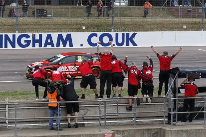 BTCC Rockingham: Morgan dominates first race in tricky conditions