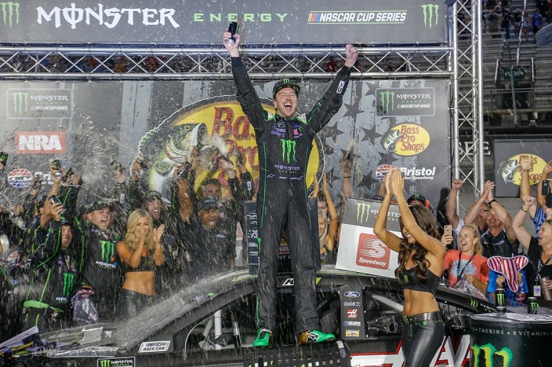 Bristol NASCAR: Kurt Busch ends win drought in dramatic race