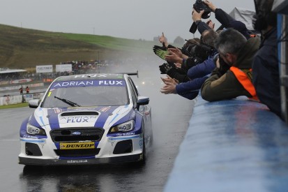 BTCC Knockhill: Sutton takes victory in rain-affected second race