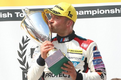 BTCC Oulton Park: Turkington takes points lead with first 2018 win