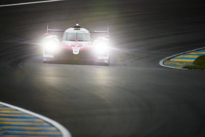 Le Mans hour 7: Leading Toyotas separated by less than one second