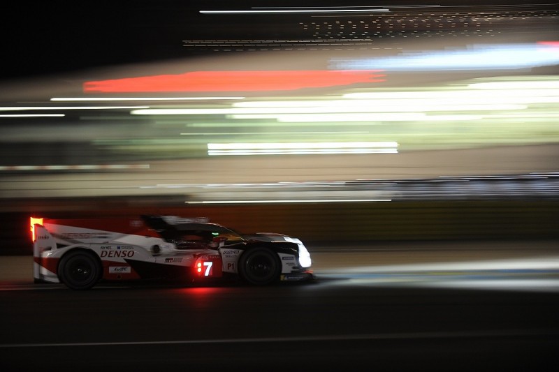 Le Mans hour 8: Kobayashi builds small lead for #7 Toyota