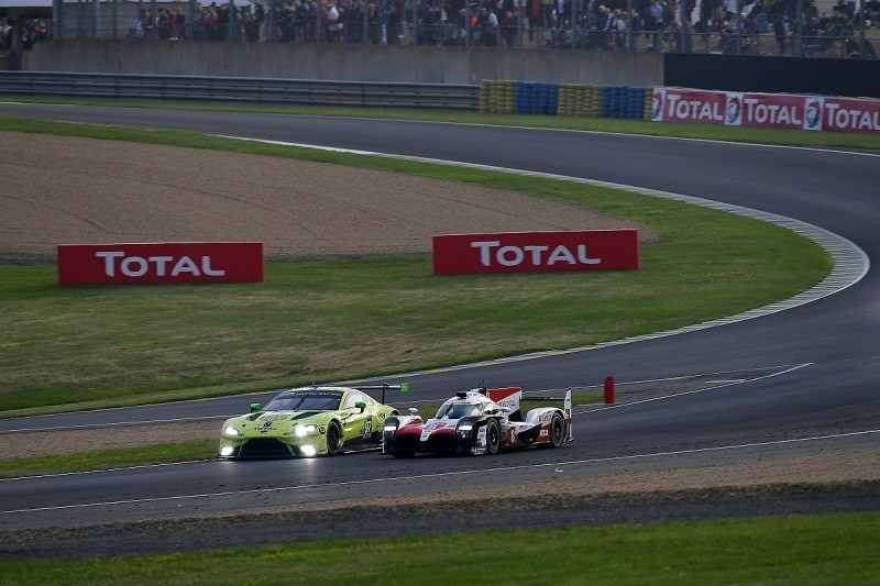 Le Mans hour 18: Buemi extends #8 Toyota's lead