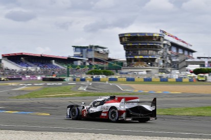 Le Mans hour 21: Chasing #7 Toyota loses time to leader with spin