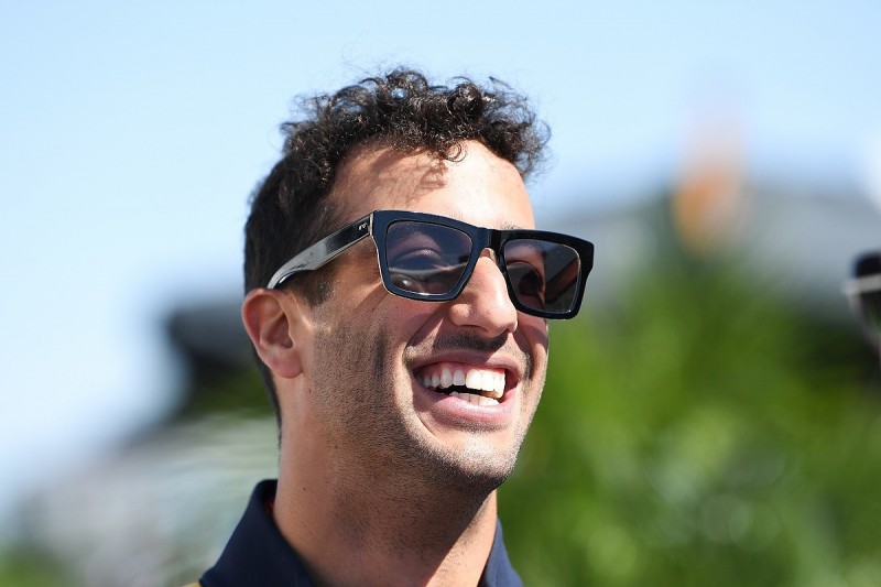 Daniel Ricciardo: Renault and McLaren F1 teams have 'some appeal'