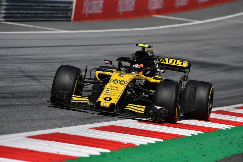 Tyre blisters made Sainz's Renault F1 car 'undriveable' in Austria
