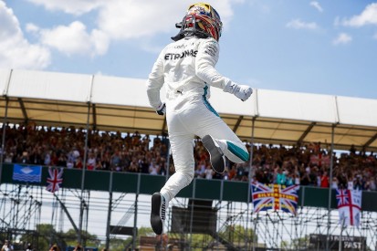 Lewis Hamilton beats Ferraris in tight British GP F1 qualifying