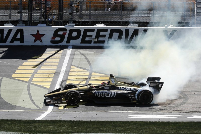 Hinchliffe made 'tough' IndyCar Iowa tyre call in worst-case scenario
