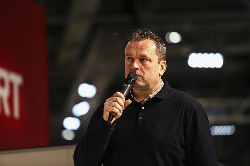 F1 donations lead auction to raise funds for Hope-Frost's family