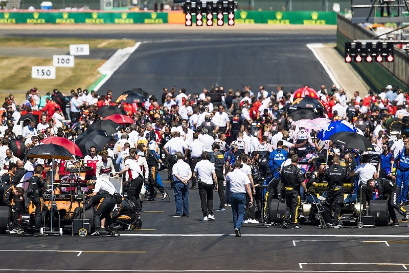 'Massive' calendar cut would increase F1's value - Abiteboul