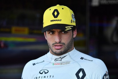 Carlos Sainz Jr wants his next F1 contract to be a two-year deal