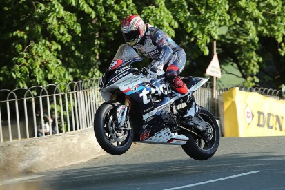 Father wants Tyco BMW team to 'crack on' after Kneen's IoM TT death