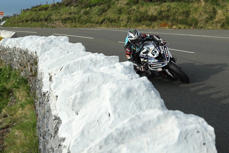 Isle of Man TT: Michael Dunlop tops final Superbike practice