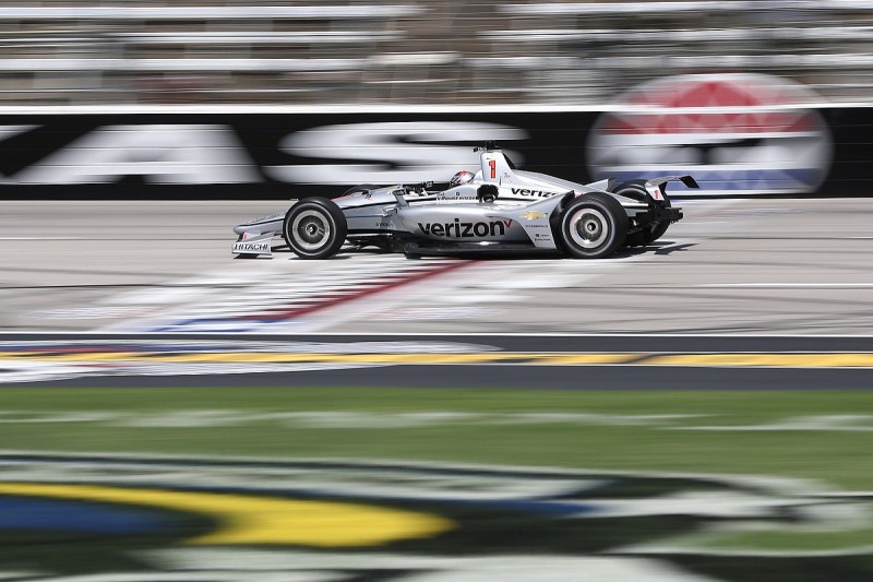 Newgarden leads Penske trio in IndyCar qualifying at Texas