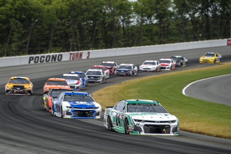 Larson: Chevrolet teams using new Camaro as poor performance excuse