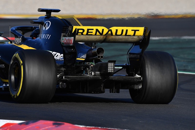 Renault F1 team rejects concerns over legality of blown rear wing