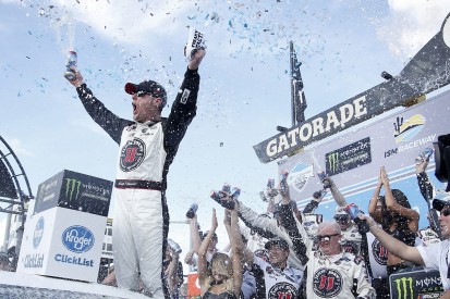 Phoenix NASCAR Cup: Kevin Harvick wins third race in a row
