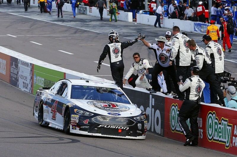 Anger over penalty fuelled Kevin Harvick's NASCAR Phoenix win