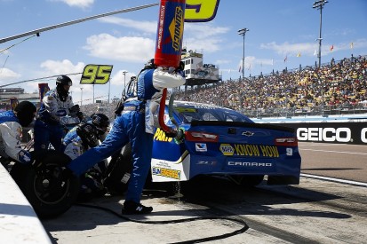 Hendrick's Elliott loses 25 points for Phoenix NASCAR Cup violation