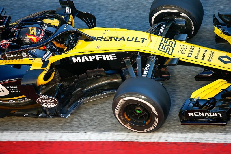 Carlos Sainz Jr happy to take planned Renault F1 engine penalties