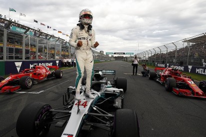 Australian Grand Prix qualifying: Hamilton pole, Bottas crashes