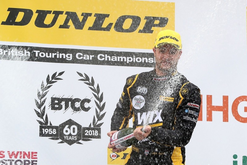 BTCC Brands Hatch: Goff beats Turkington to win season opener
