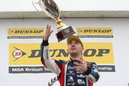 BTCC Brands Hatch: Tom Ingram wins finale for early points lead