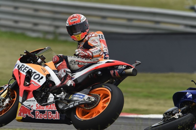 Portimão welcomed an old rivalry: Marc Márquez and Valentino Rossi were  together again on the track - Motorcycle Sports