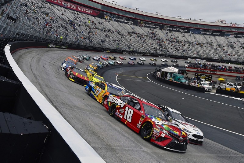 NASCAR Bristol: Kyle Busch wins with bump-and-run pass on Kyle Larson