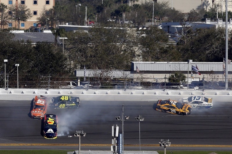 Jimmie Johnson: Don't blame NASCAR young guns for Daytona crashes