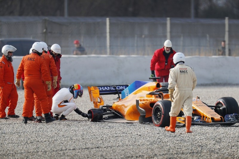 F1 testing: Alonso's wheel loss drama 'no big deal' - McLaren