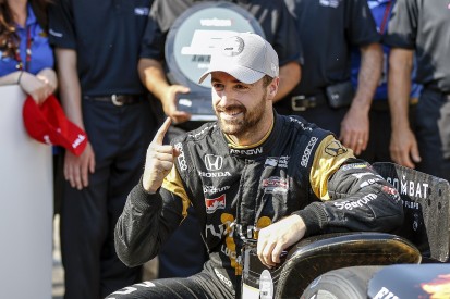 James Hinchcliffe secures 2016 Indianapolis 500 pole