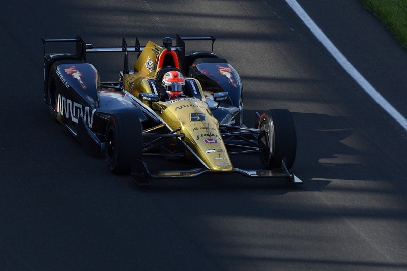 Indy 500 polesitter Hinchcliffe wishes he had turned off dashboard