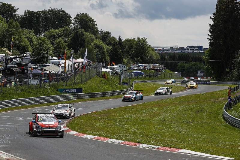 Nordschleife WTCC: Jose Maria Lopez takes narrow race two win
