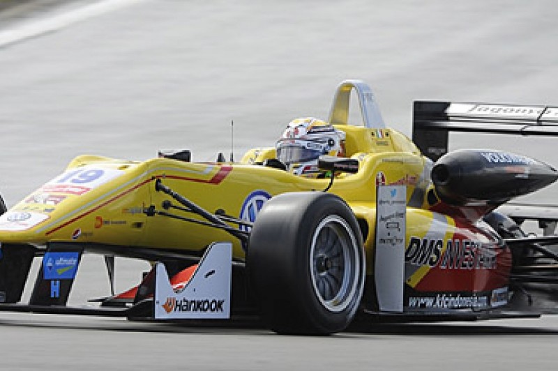 Valencia Formula 3 testing: Antonio Giovinazzi sets pace for Carlin