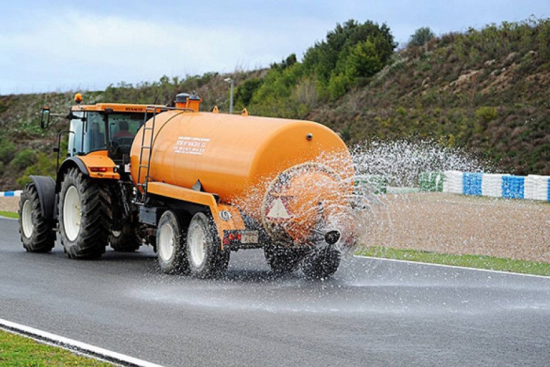 Pirelli urges Formula 1 teams to support proper wet tyre test