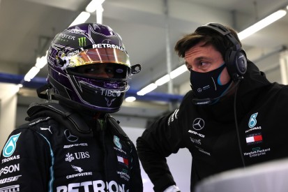 Hamilton-Vertrag: Insider spricht von zwei Jahren und Teamkollegen-Klausel