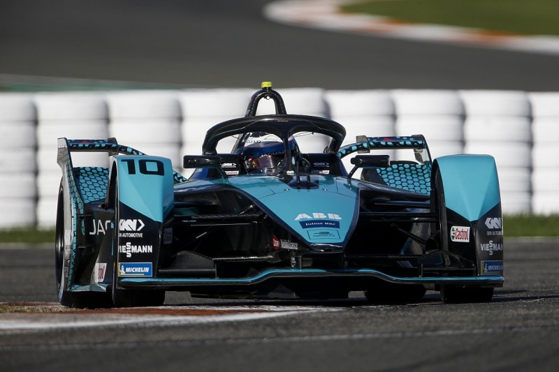 Bird believes barriers should be installed at Valencia for FE race