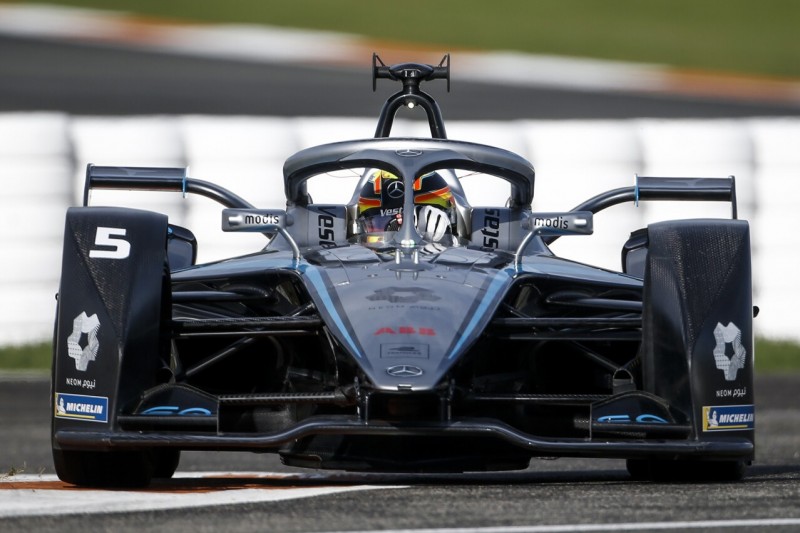 "Großes Risiko": Wieso Mercedes beim Saisonstart auf neuen Antrieb setzt